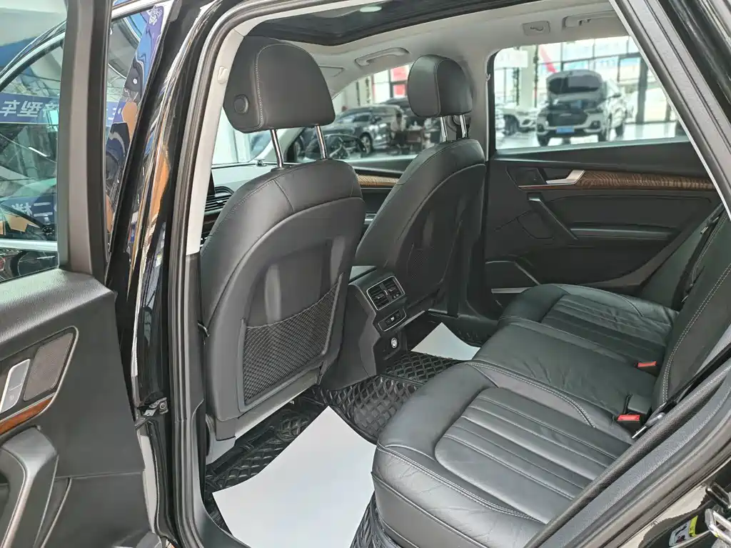 Audi Q5L — миниатюра 10