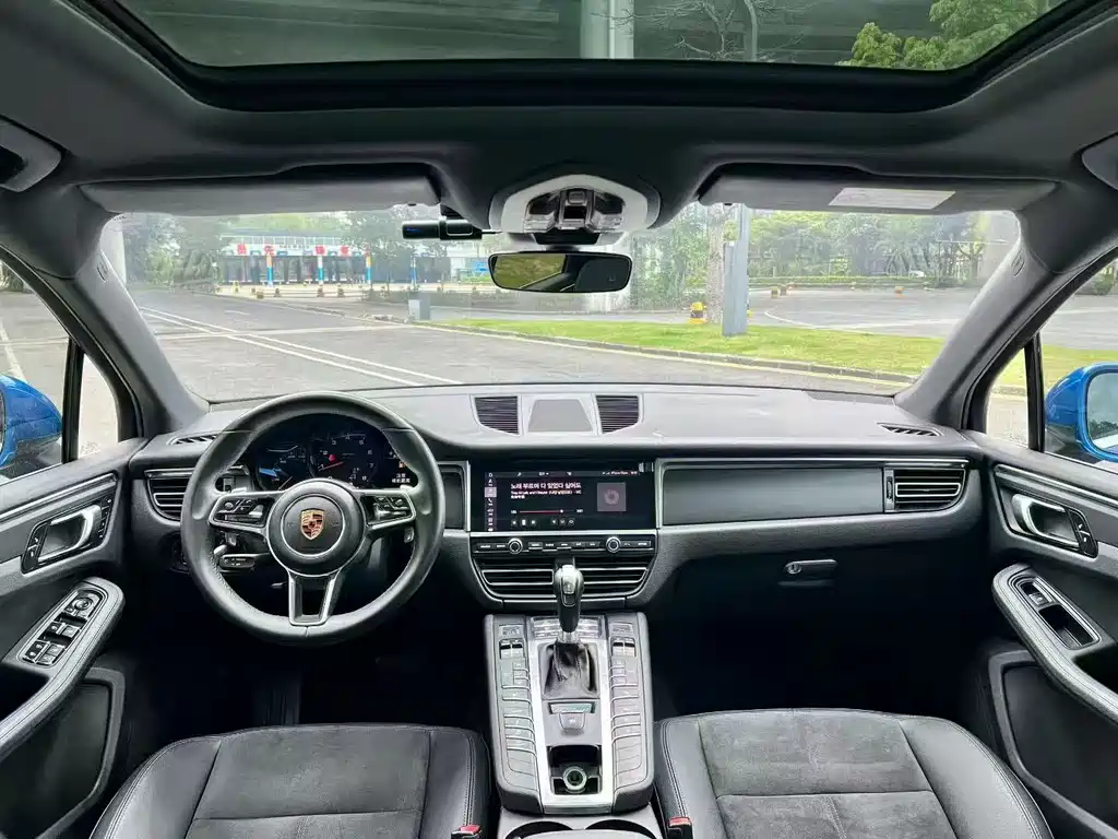 Porsche Macan — миниатюра 6