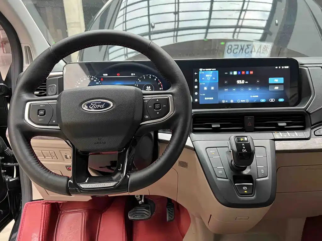Ford Tourneo — миниатюра 5
