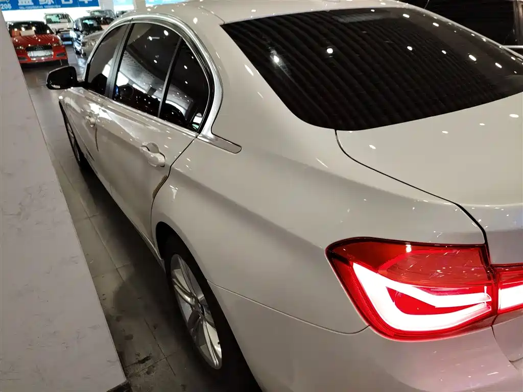 BMW  3 SERIES