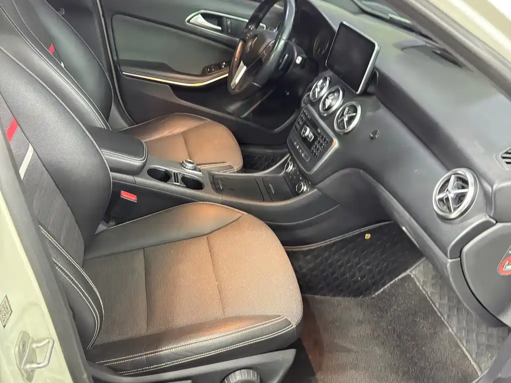 Mercedes-Benz A-Class (Import) — миниатюра 9