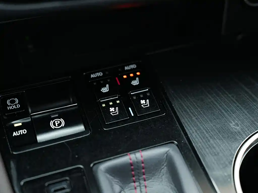Lexus RX — миниатюра 24