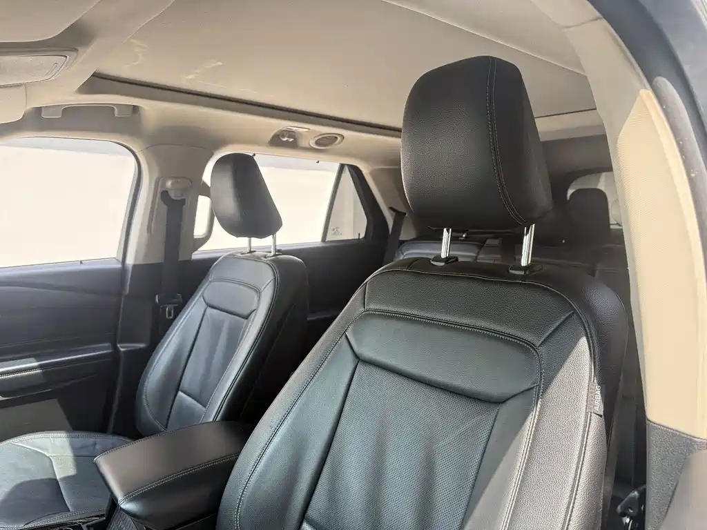 Ford Explorer — миниатюра 12