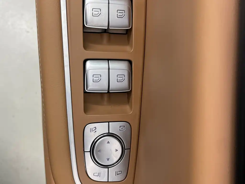 Li Auto Li ONE — миниатюра 10