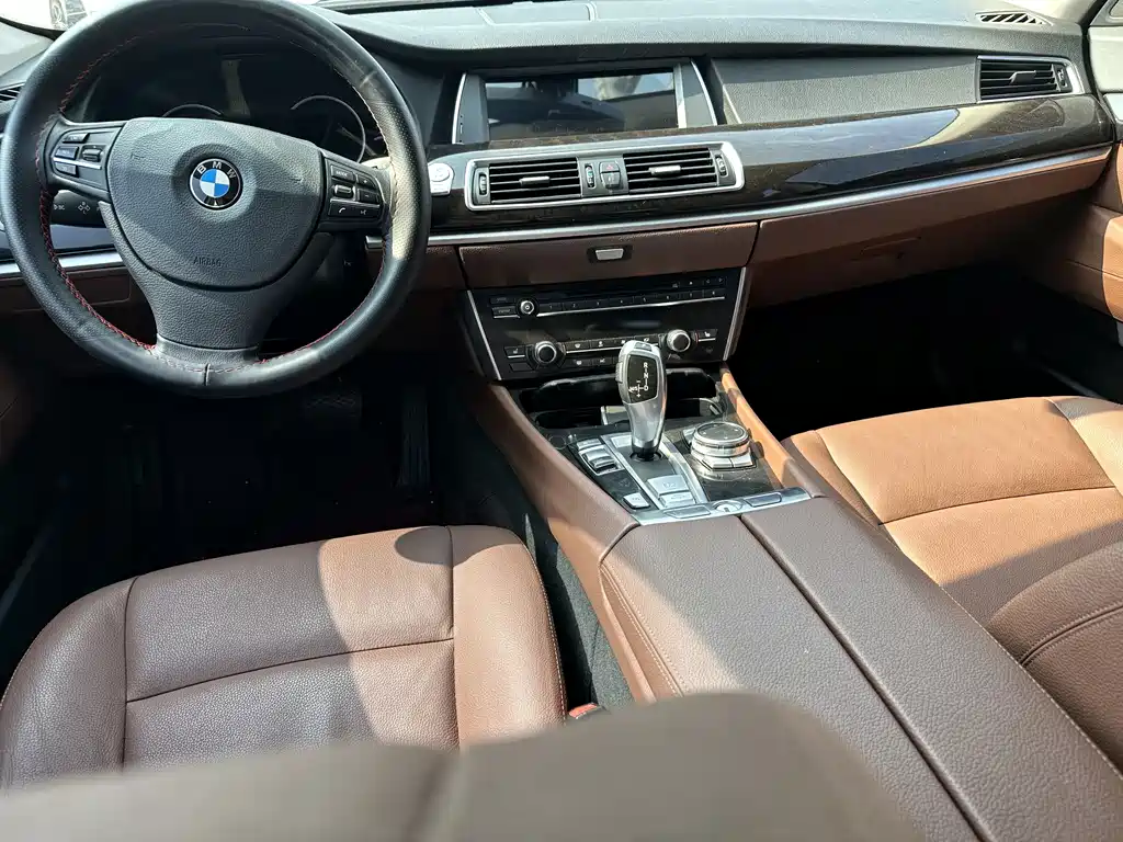 BMW 5 Series GT — миниатюра 7