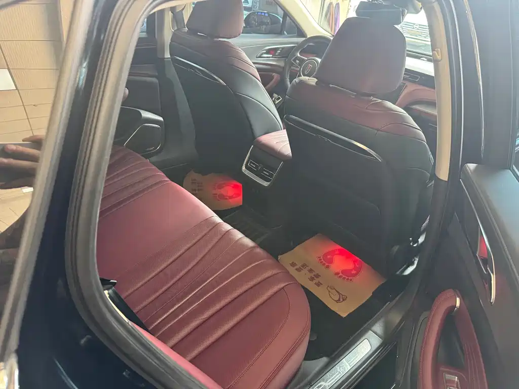 Hongqi Hongqi H5 — миниатюра 11