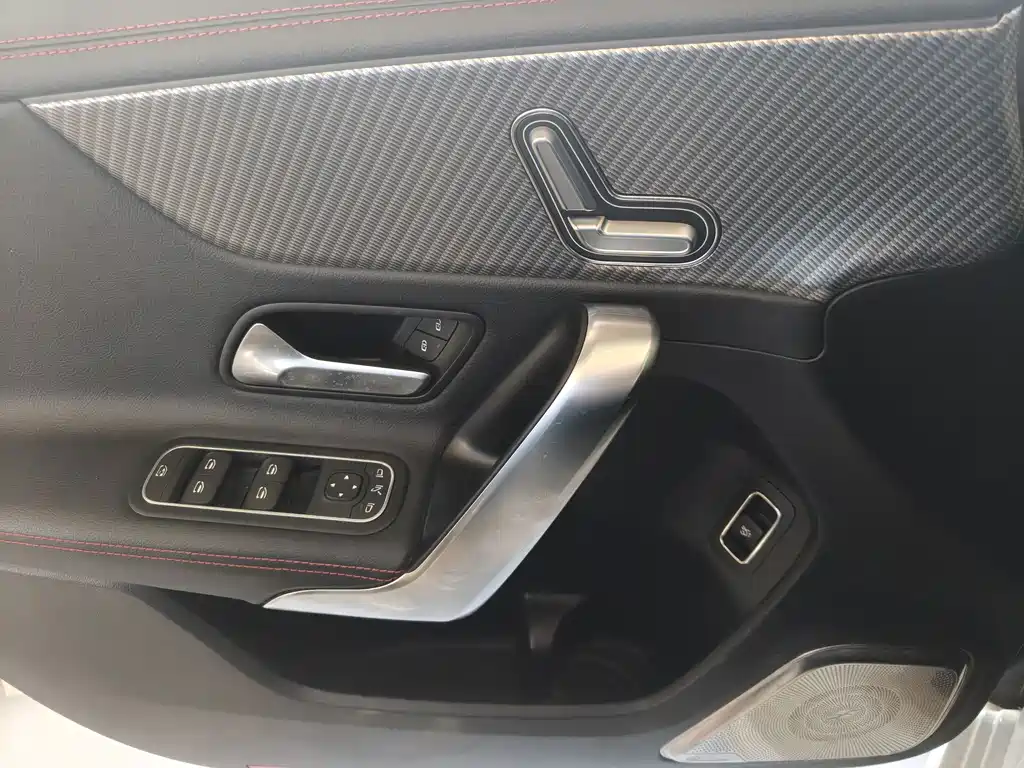 Mercedes-Benz A-Class — миниатюра 13