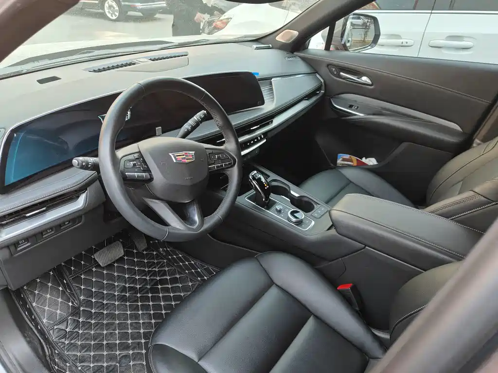 Cadillac XT4 — миниатюра 7