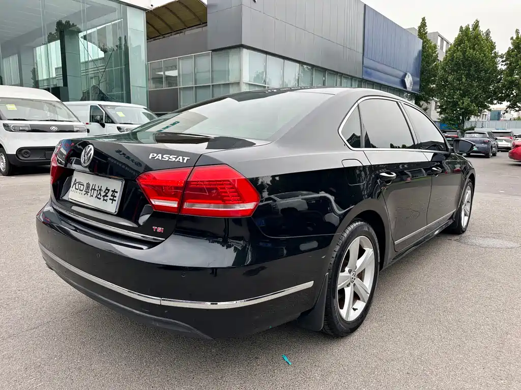 Volkswagen Passat 2011 2.0TSI DSG