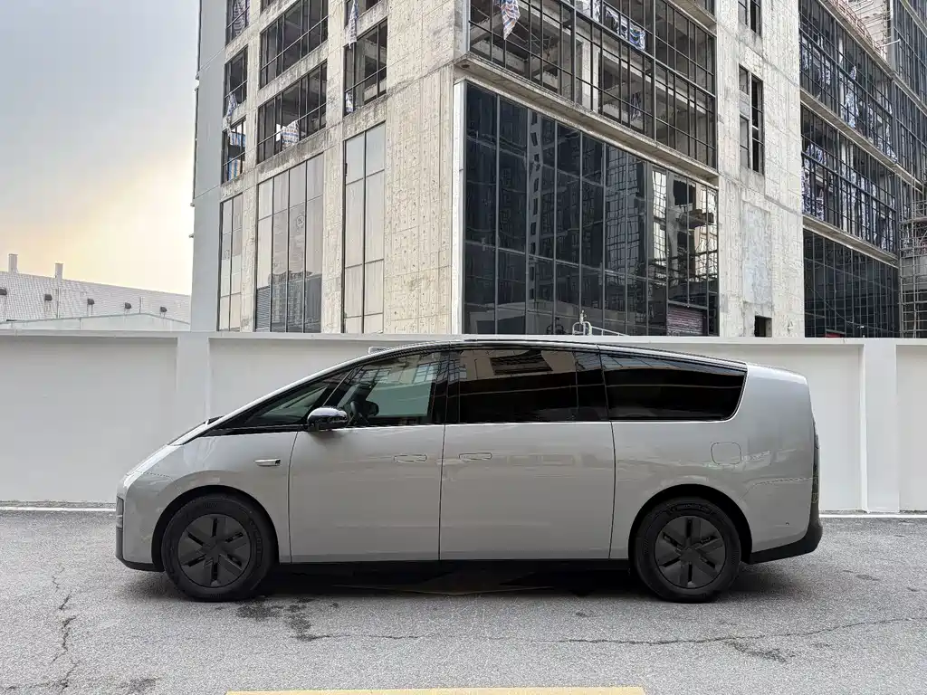 Li Auto Li MEGA — миниатюра 4
