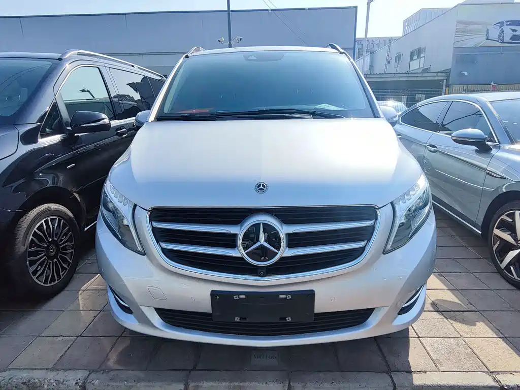 Mercedes-Benz V-Class — миниатюра 2