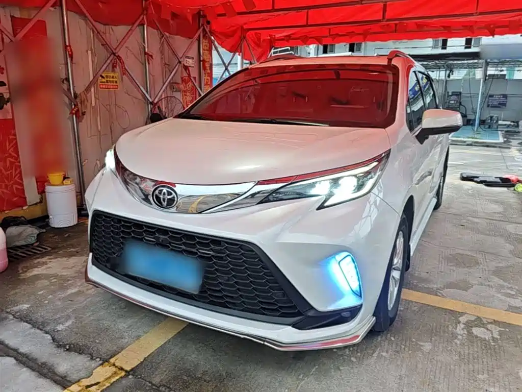 Toyota Granvia 2024