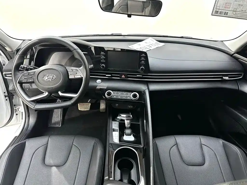Hyundai Elantra — миниатюра 5