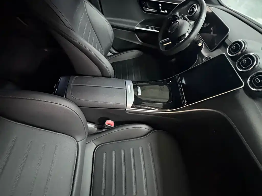 Mercedes-Benz C-Class — миниатюра 7