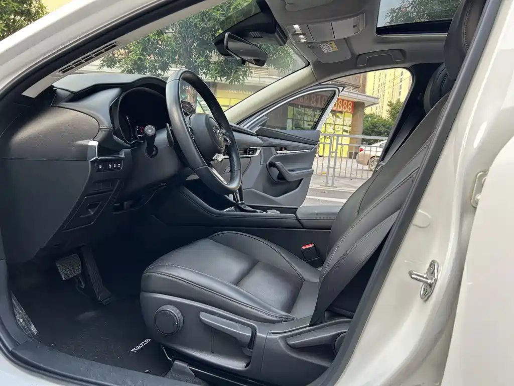 Mazda 3 Axela — миниатюра 8