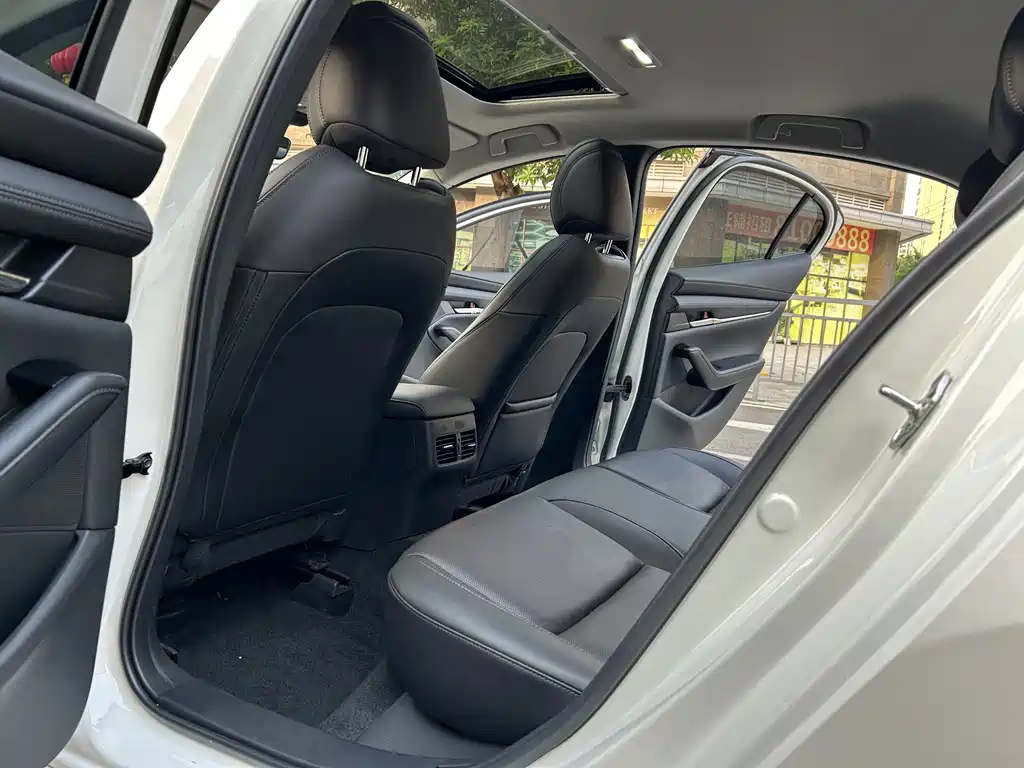 Mazda 3 Axela — миниатюра 12