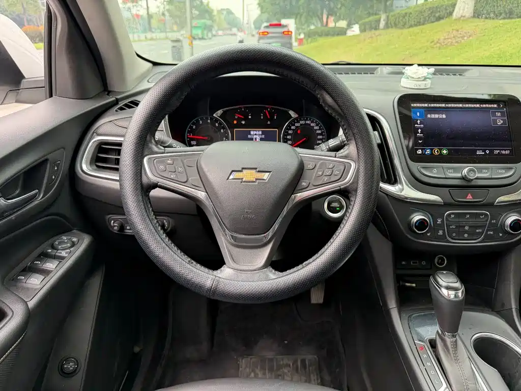 Chevrolet Equinox — миниатюра 14