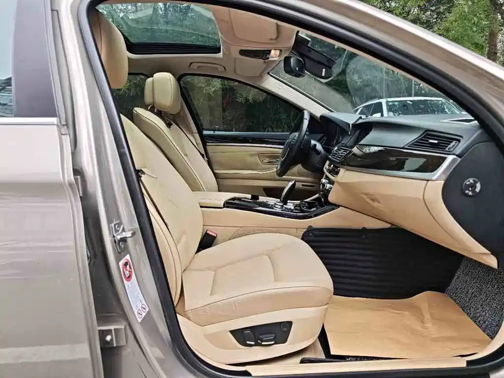 BMW 5 Series — миниатюра 5