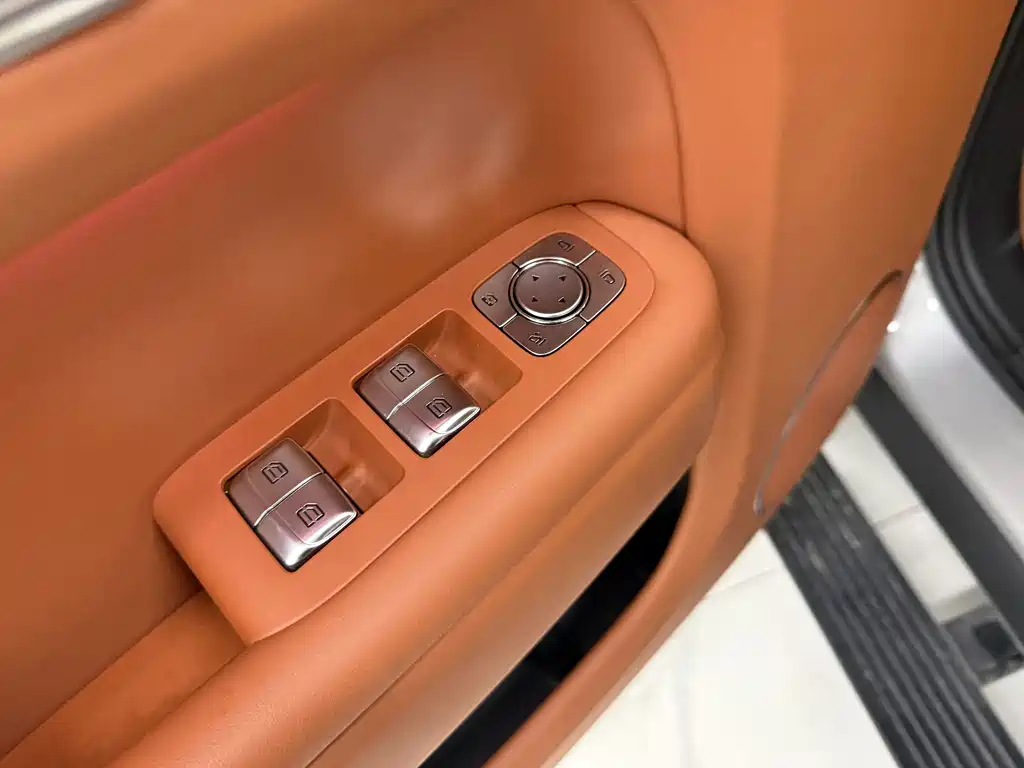 Li Auto Li L8 — миниатюра 8