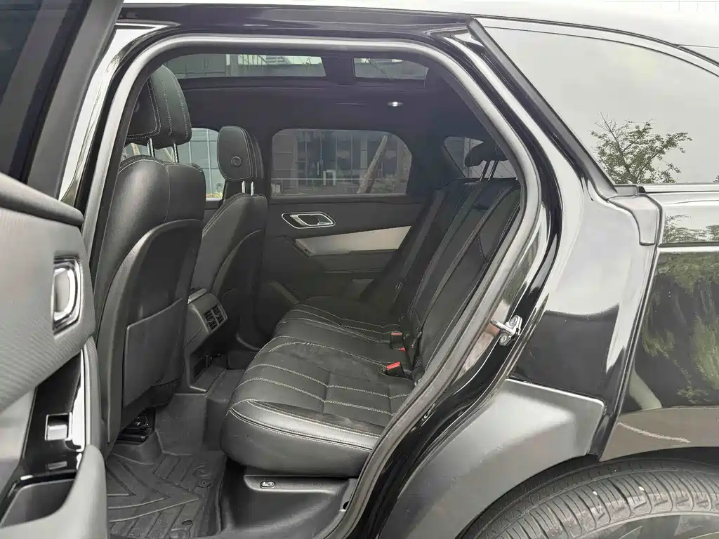 Land Rover Velar — миниатюра 17