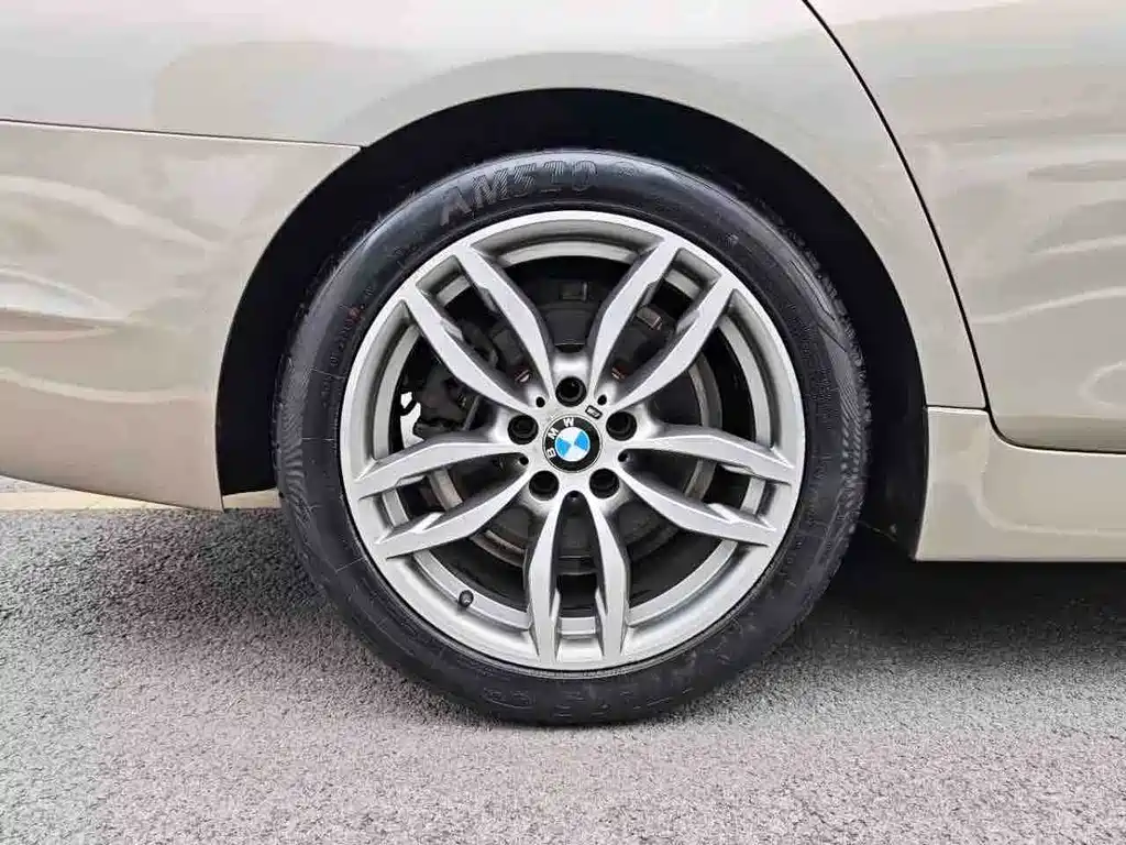 BMW 5 Series — миниатюра 31