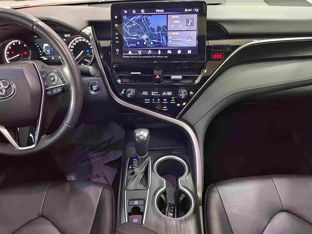 Toyota Camry — миниатюра 7