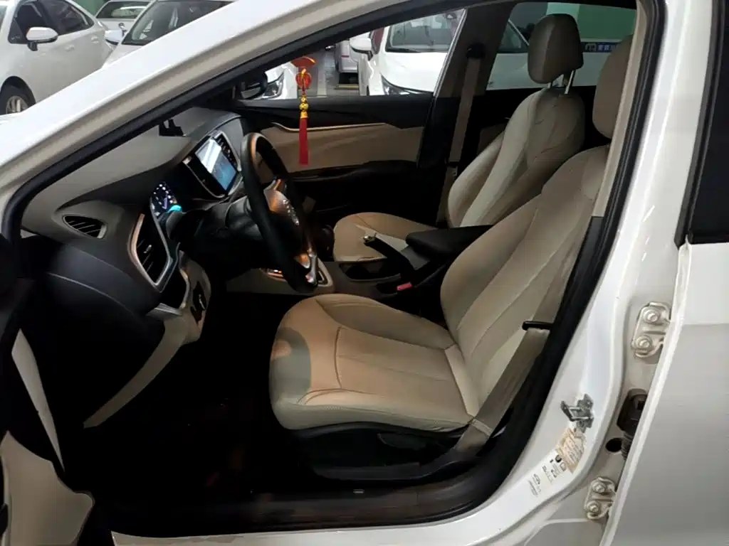 Buick Excelle — миниатюра 15