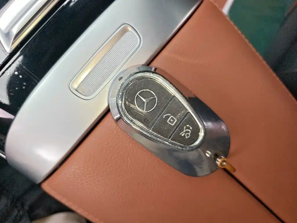 Mercedes-Benz C-Class — миниатюра 12