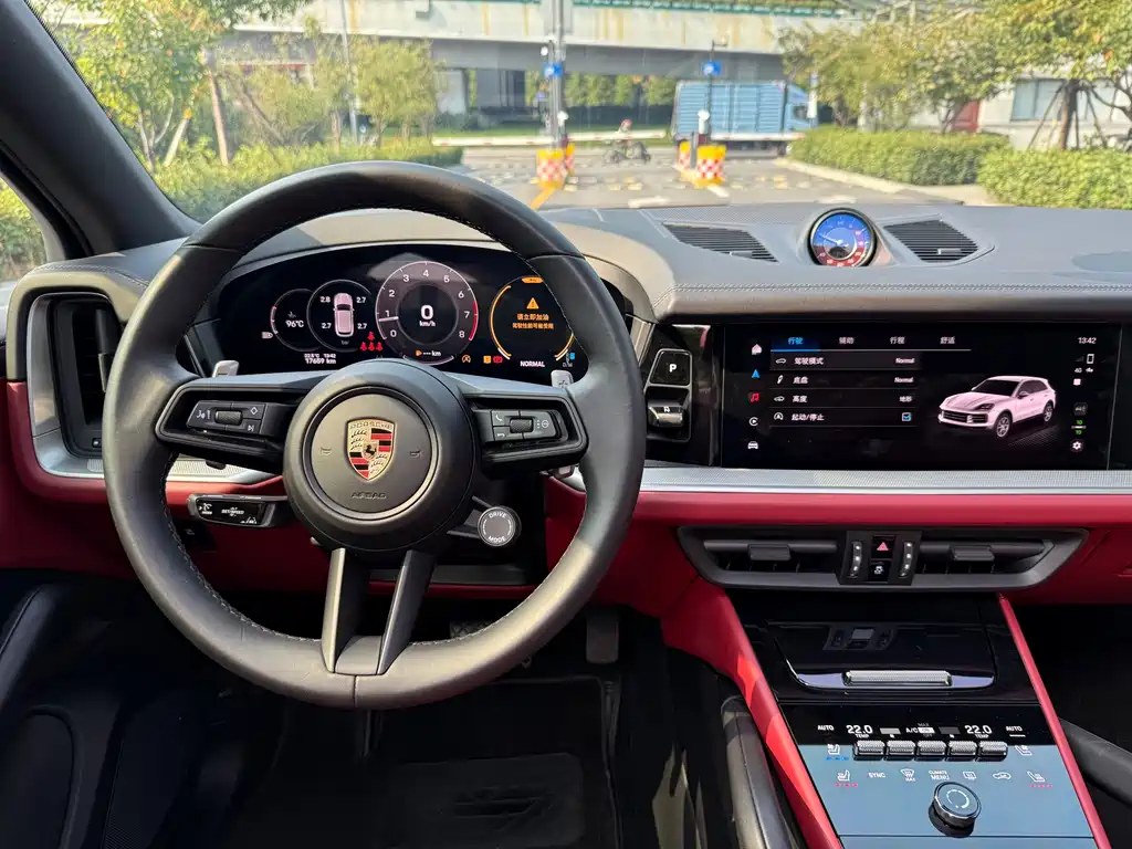 Porsche Cayenne — миниатюра 13