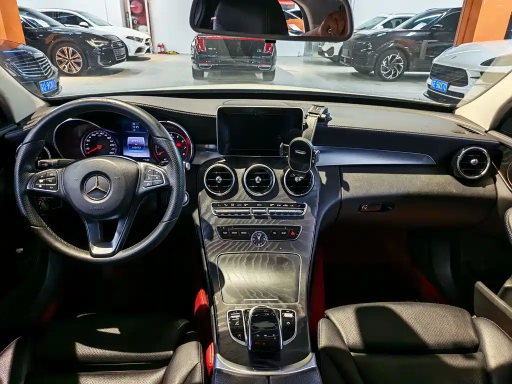 Mercedes-Benz C-Class — миниатюра 11