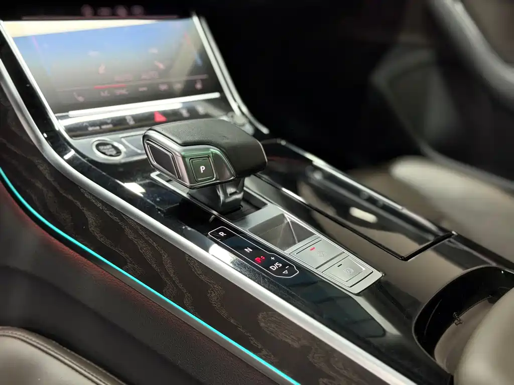 Audi A8 — миниатюра 12
