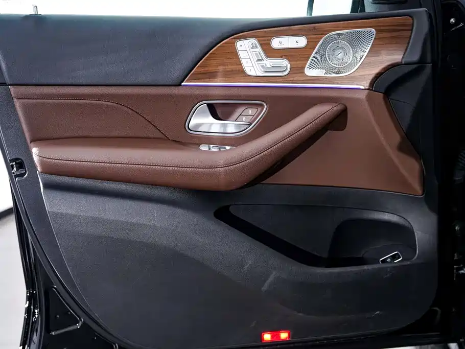 Mercedes-Benz GLE (Import) — миниатюра 17