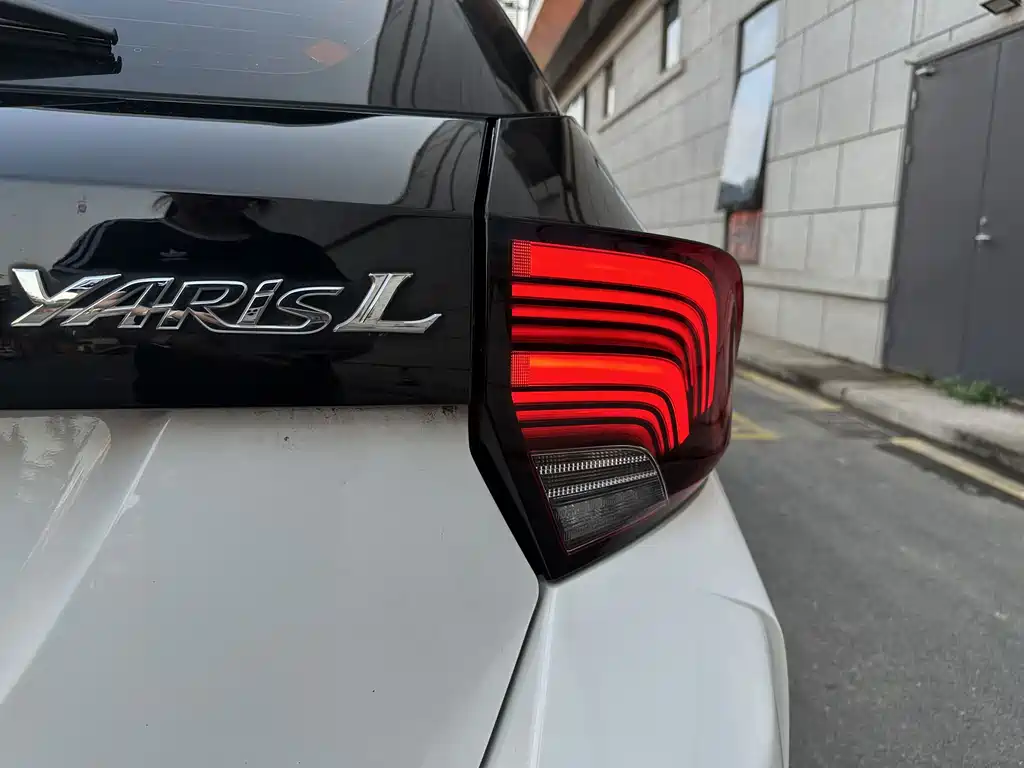 Toyota Yaris L — миниатюра 4