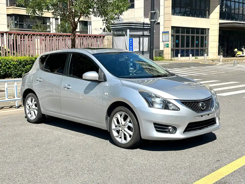Nissan Tiida — миниатюра 2