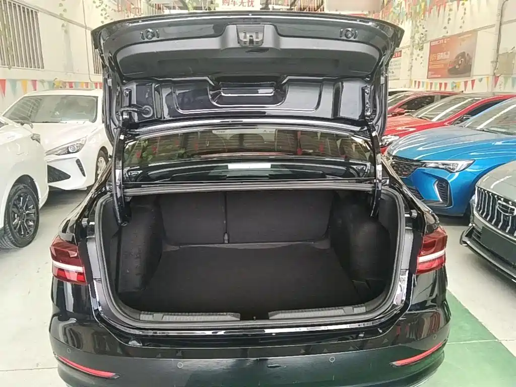 Volkswagen Lavida — миниатюра 19