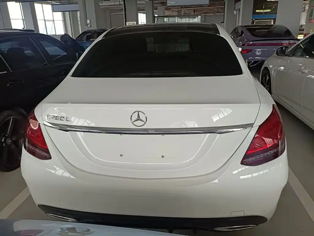 Mercedes-Benz C-Class — миниатюра 6