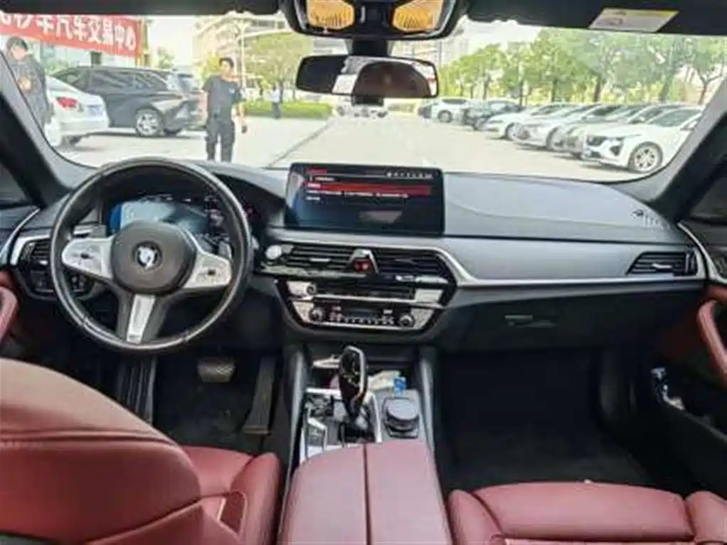 BMW 5 Series — миниатюра 6