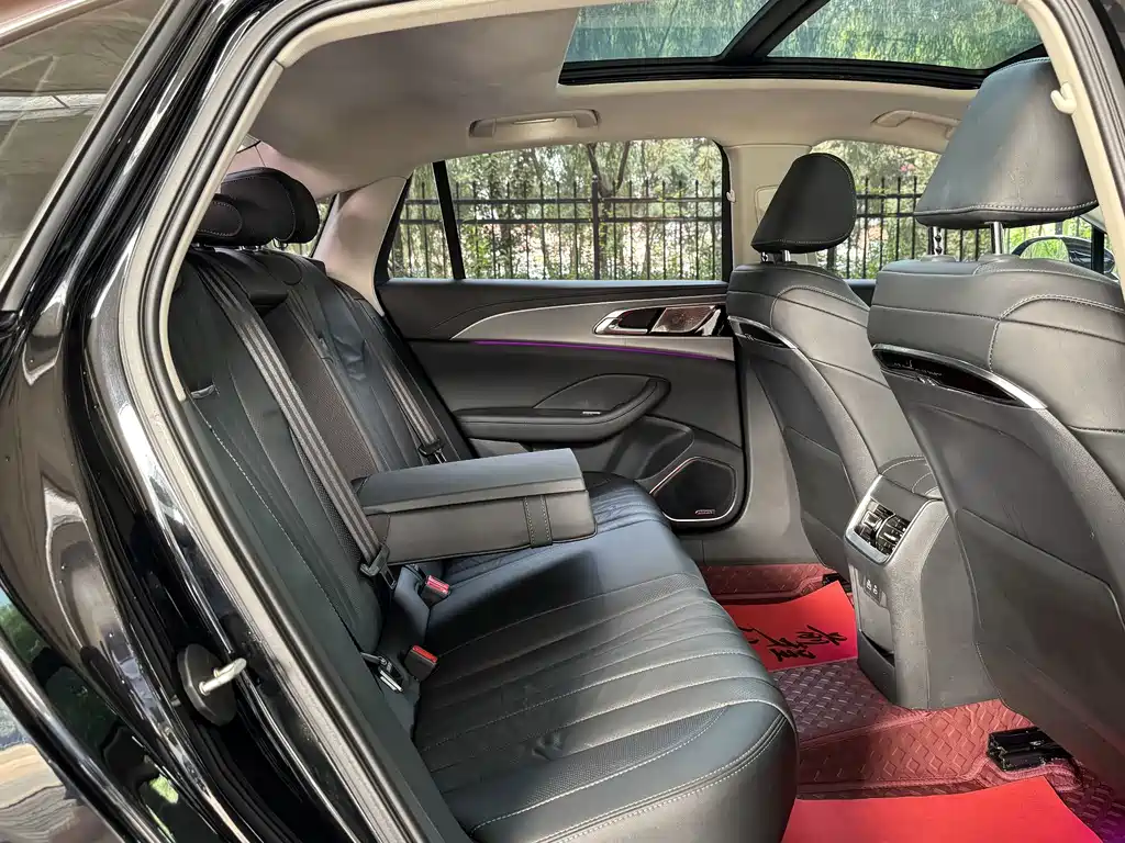Hongqi Hongqi H5 — миниатюра 12