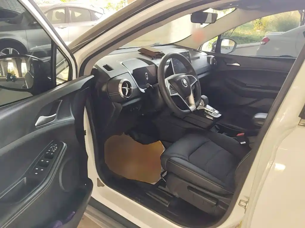 BYD Yuan EV — миниатюра 16