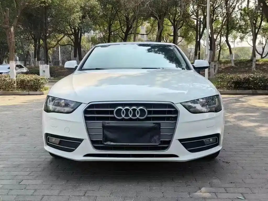 Audi A4L 2012