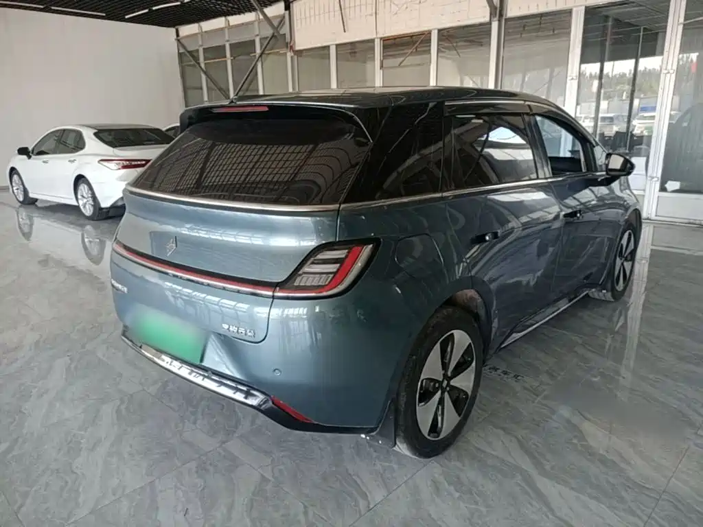 Baojun Yunduo — миниатюра 7
