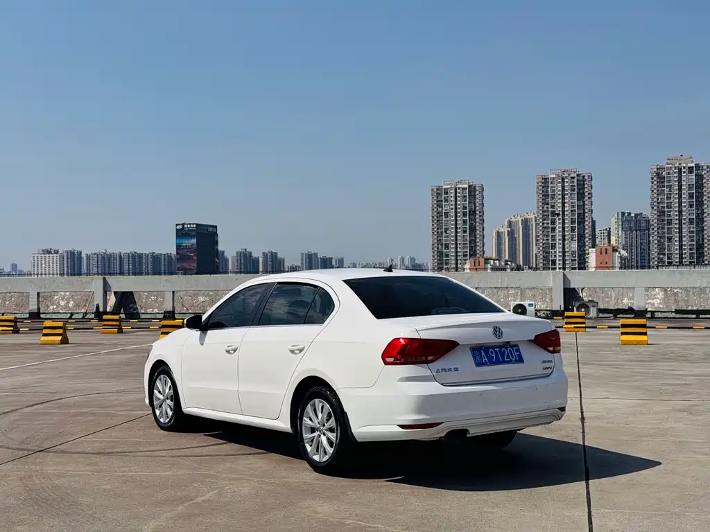 Volkswagen Lavida — миниатюра 5