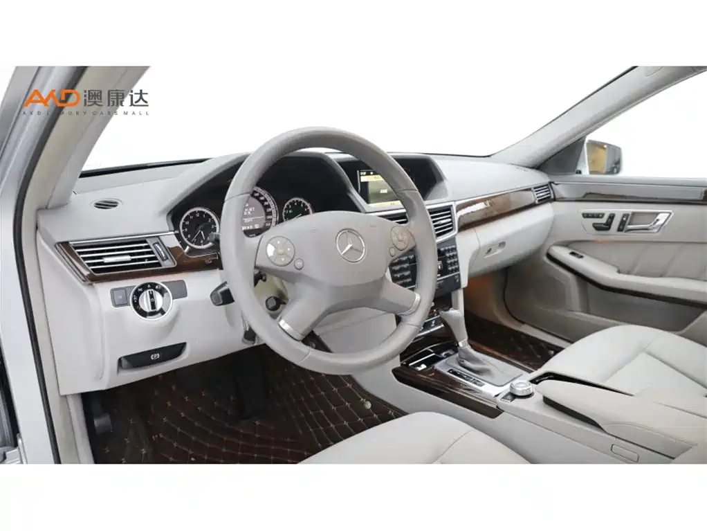Mercedes-Benz E-Class — миниатюра 6