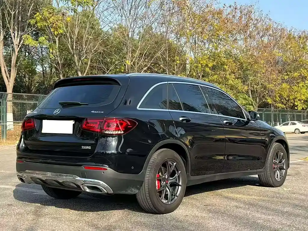 MERCEDES-BENZ GLC