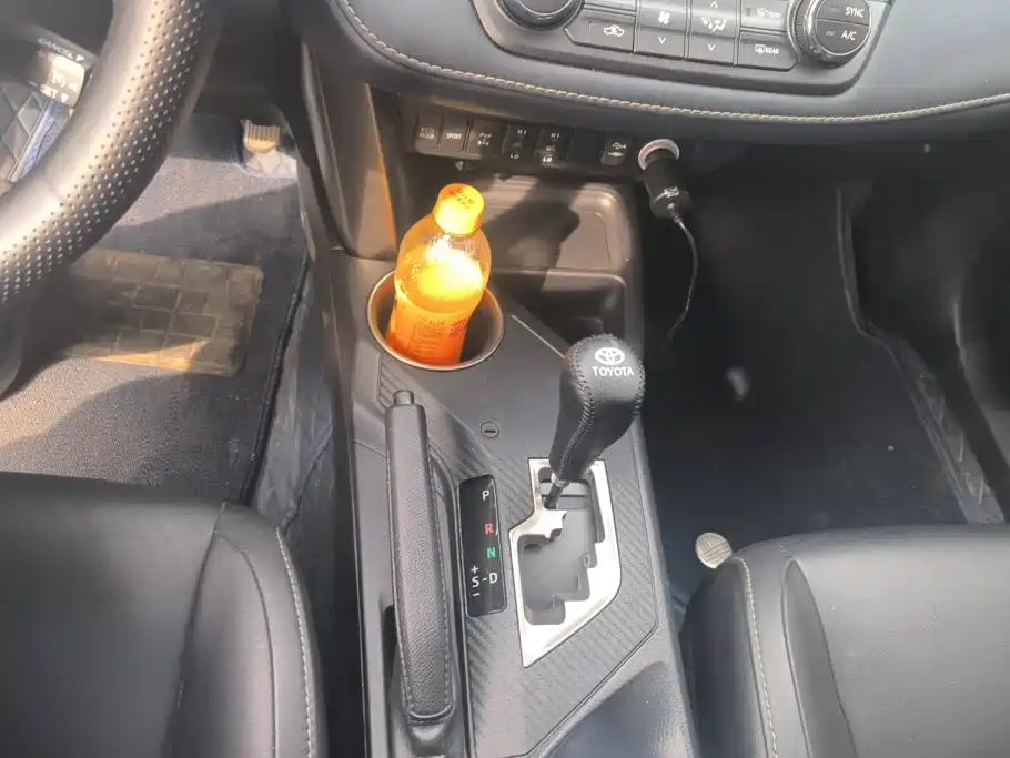 Toyota RAV4 — миниатюра 16