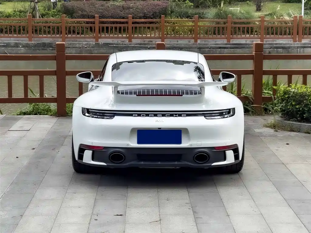 PORSCHE 911