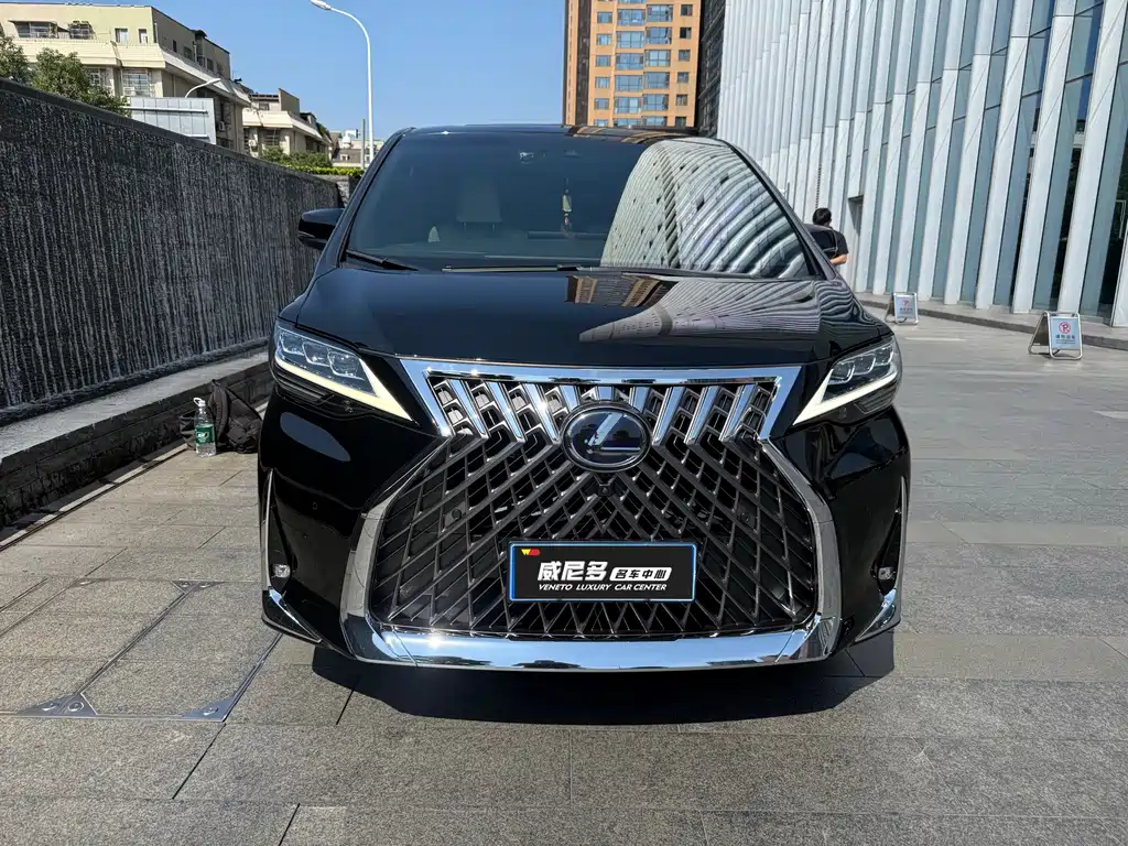 Lexus LM — миниатюра 2