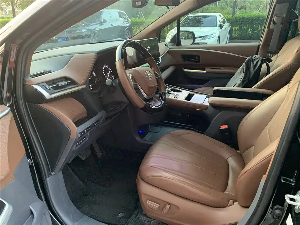 Toyota Sienna — миниатюра 4