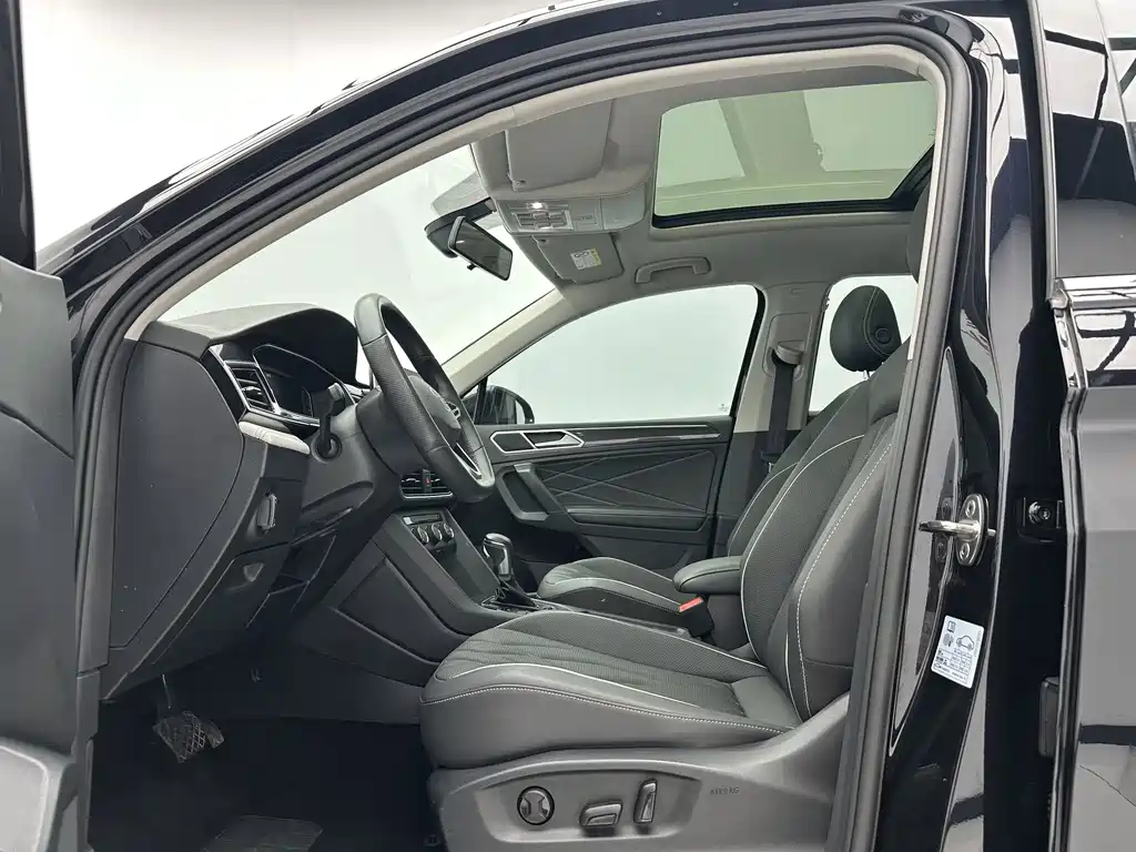 Volkswagen Tiguan L — миниатюра 5