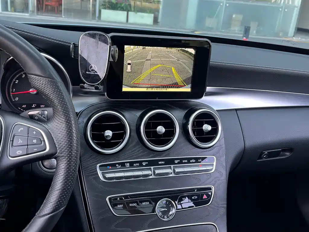 Mercedes-Benz C-Class — миниатюра 10